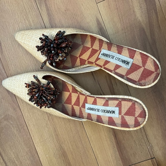 Manolo Raffia Kitten Heels - Picture 2 of 4